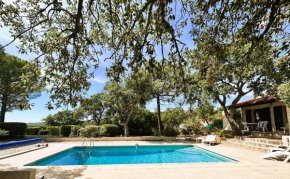 Le Plantie, maison pour 6 personnes avec piscine et jardin vue mer à La Londe-Les-Maures